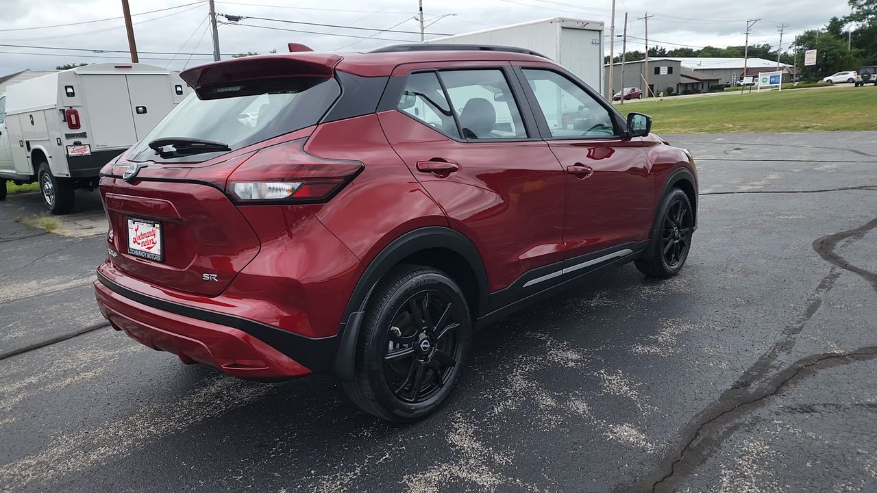 2024 Nissan Kicks SR photo 8