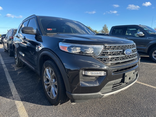 2022 Ford Explorer XLT's photo