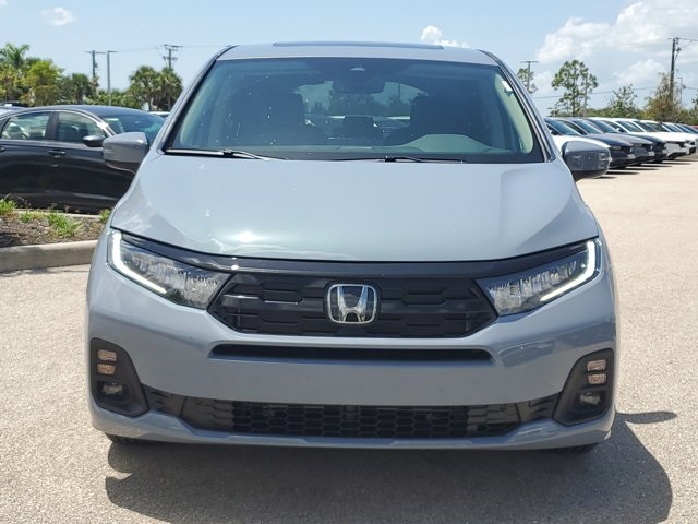 2026 Honda Odyssey Touring photo 3