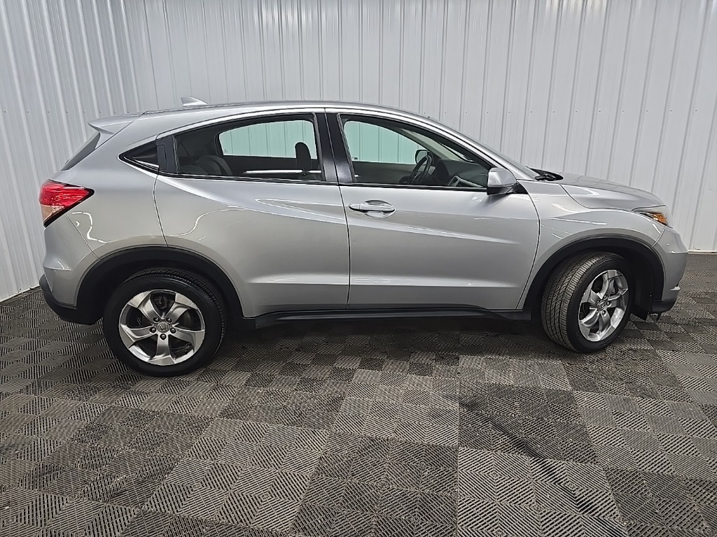 2017 Honda HR-V LX photo 2