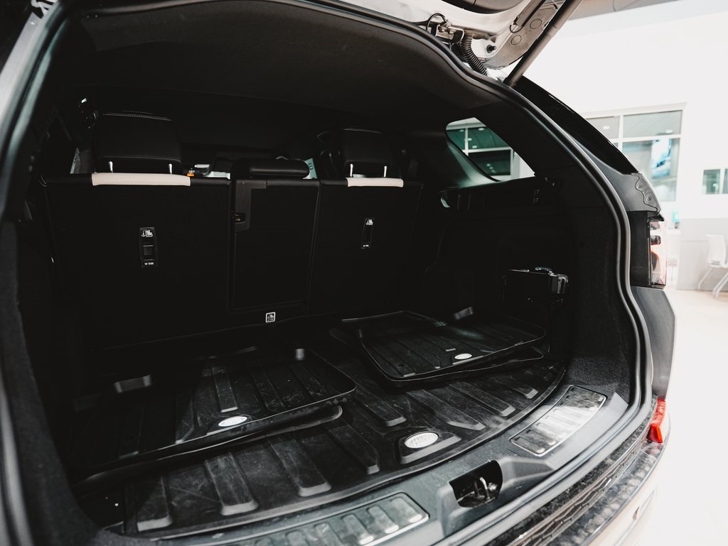 2023 Land Rover Discovery Sport S R-Dynamic photo 32