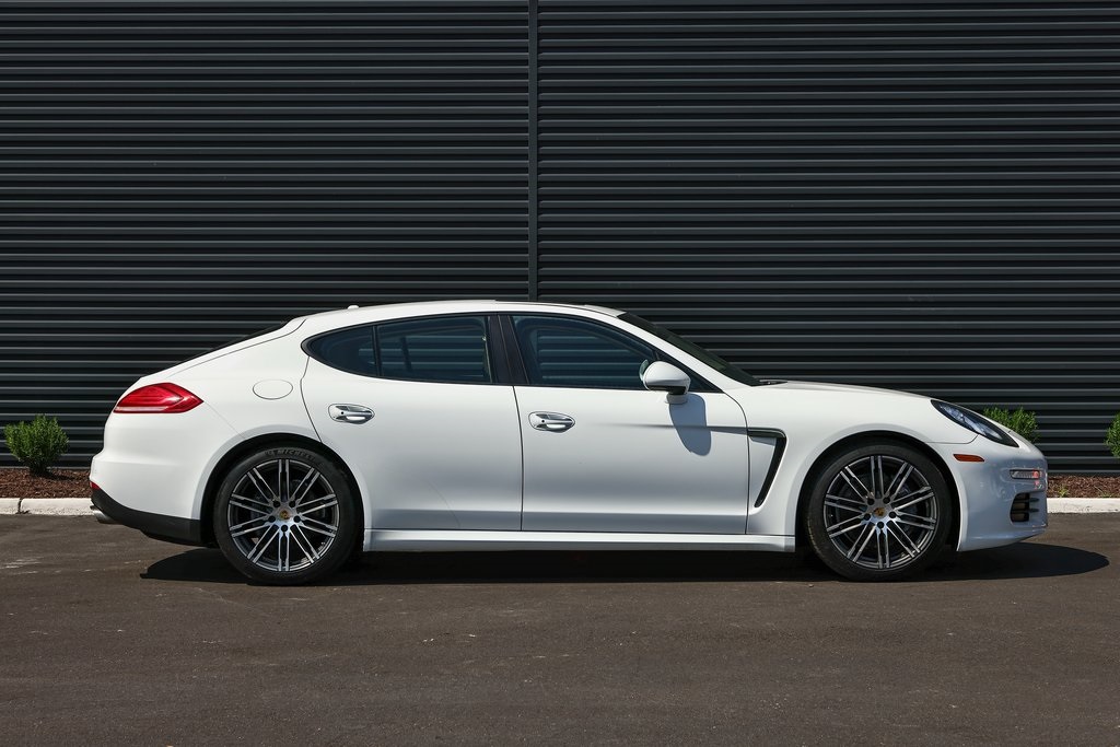 2015 Porsche Panamera Base photo 8