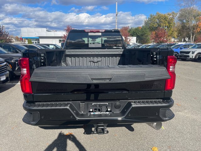 2026 Chevrolet Silverado 3500HD High Country photo 3