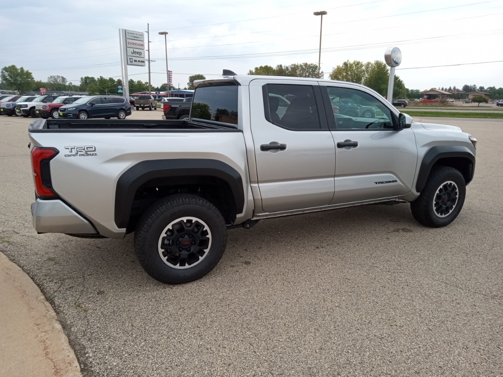 2024 Toyota Tacoma TRD Off-Road photo 6