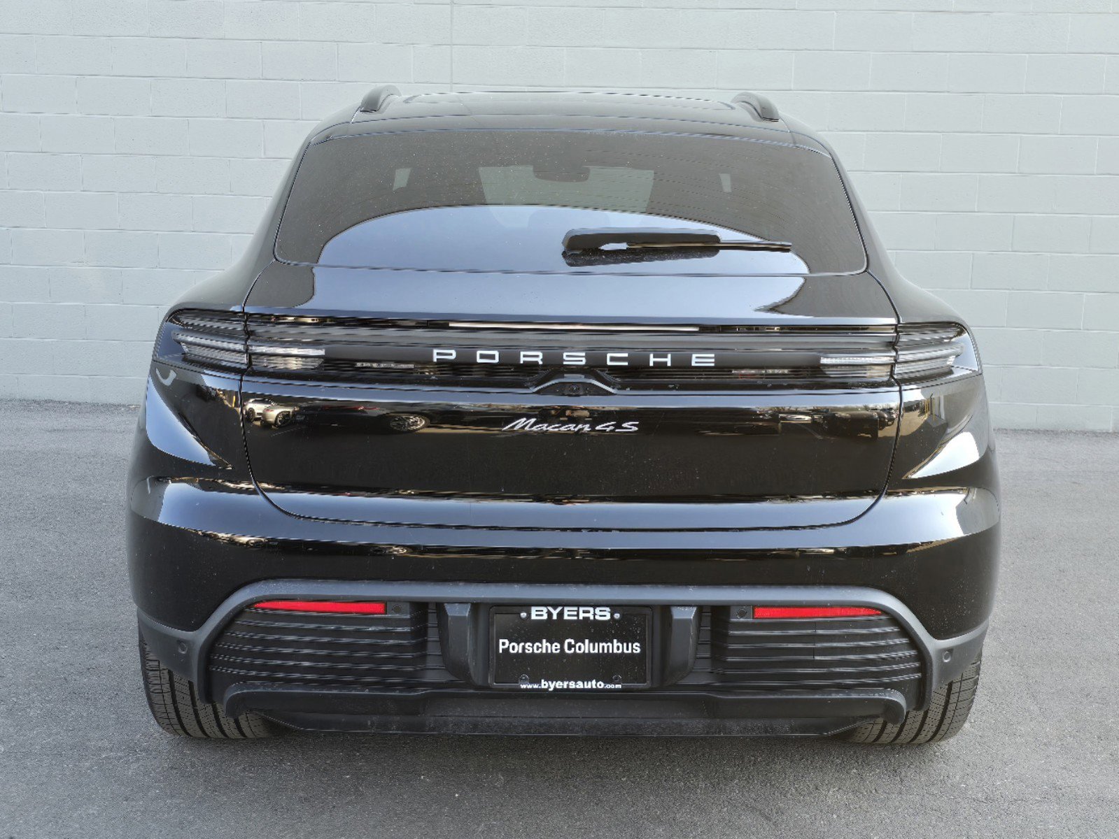 2025 Porsche Macan Electric photo 9