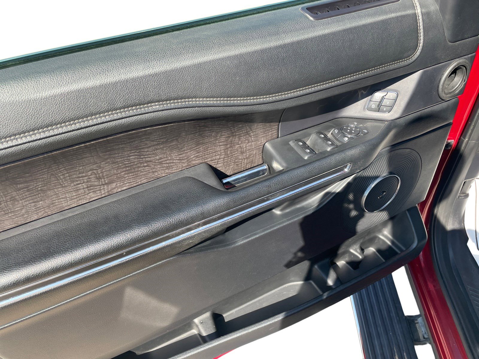 2019 Ford Expedition Limited photo 16