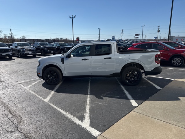2025 Ford Maverick XLT photo 2
