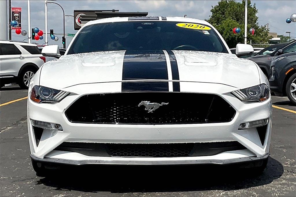 2022 Ford Mustang GT Premium photo 2