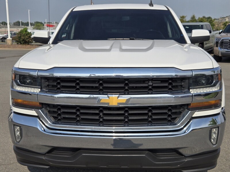 2018 Chevrolet Silverado 1500 LT photo 14