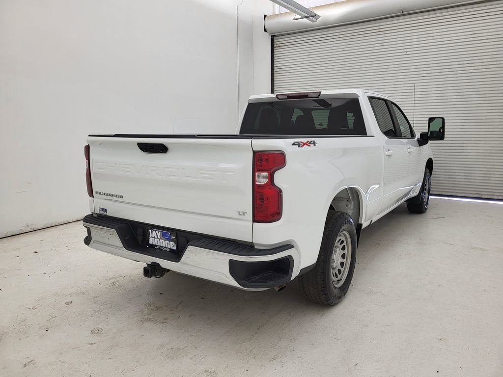 2023 Chevrolet Silverado 1500 LT photo 3