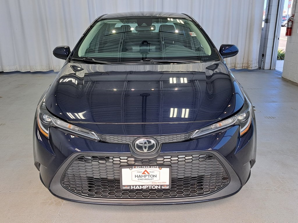 2022 Toyota Corolla LE photo 2