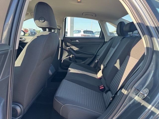 2025 Volkswagen Jetta 1.5T S photo 9