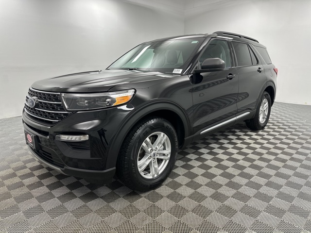 2023 Ford Explorer XLT's photo