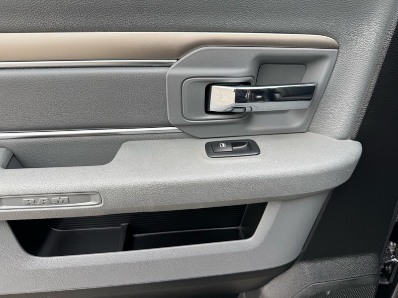 2020 Ram 1500 Classic Warlock photo 17
