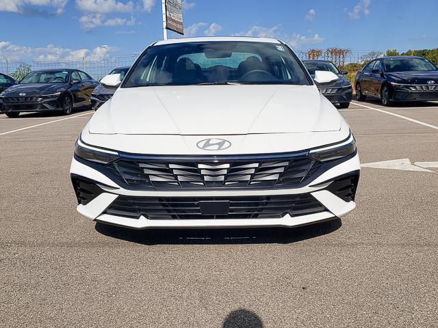 2025 Hyundai Elantra Hybrid Limited photo 2