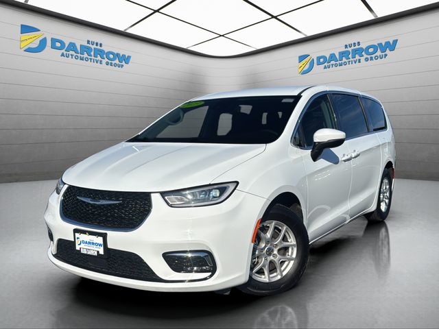 2023 Chrysler Pacifica Touring L's photo