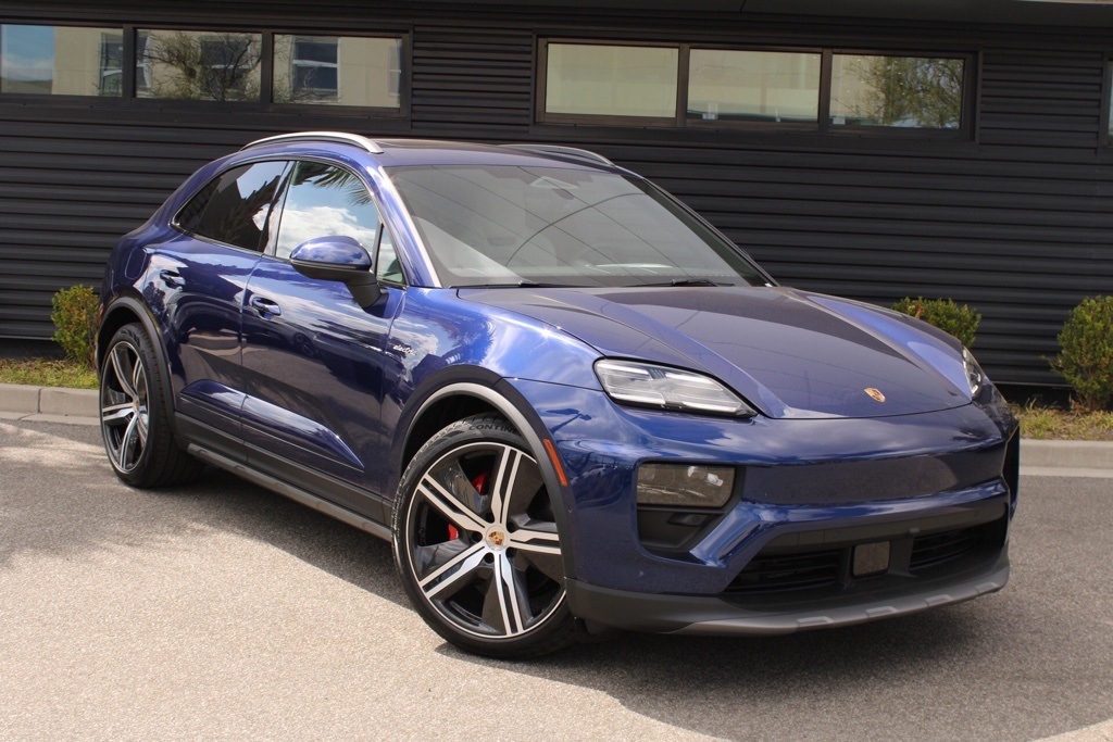 2025 Porsche Macan Electric photo 9