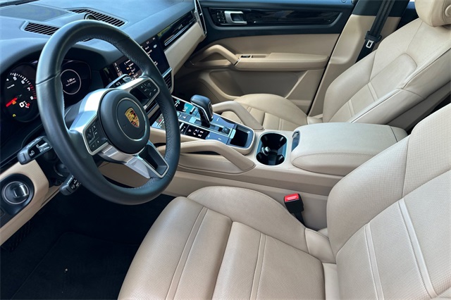2021 Porsche Cayenne Base photo 8