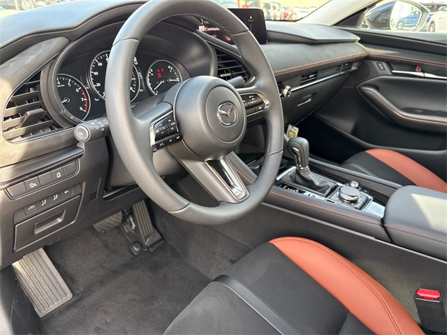 2025 Mazda Mazda3 Sedan 2.5 Turbo Carbon photo 31