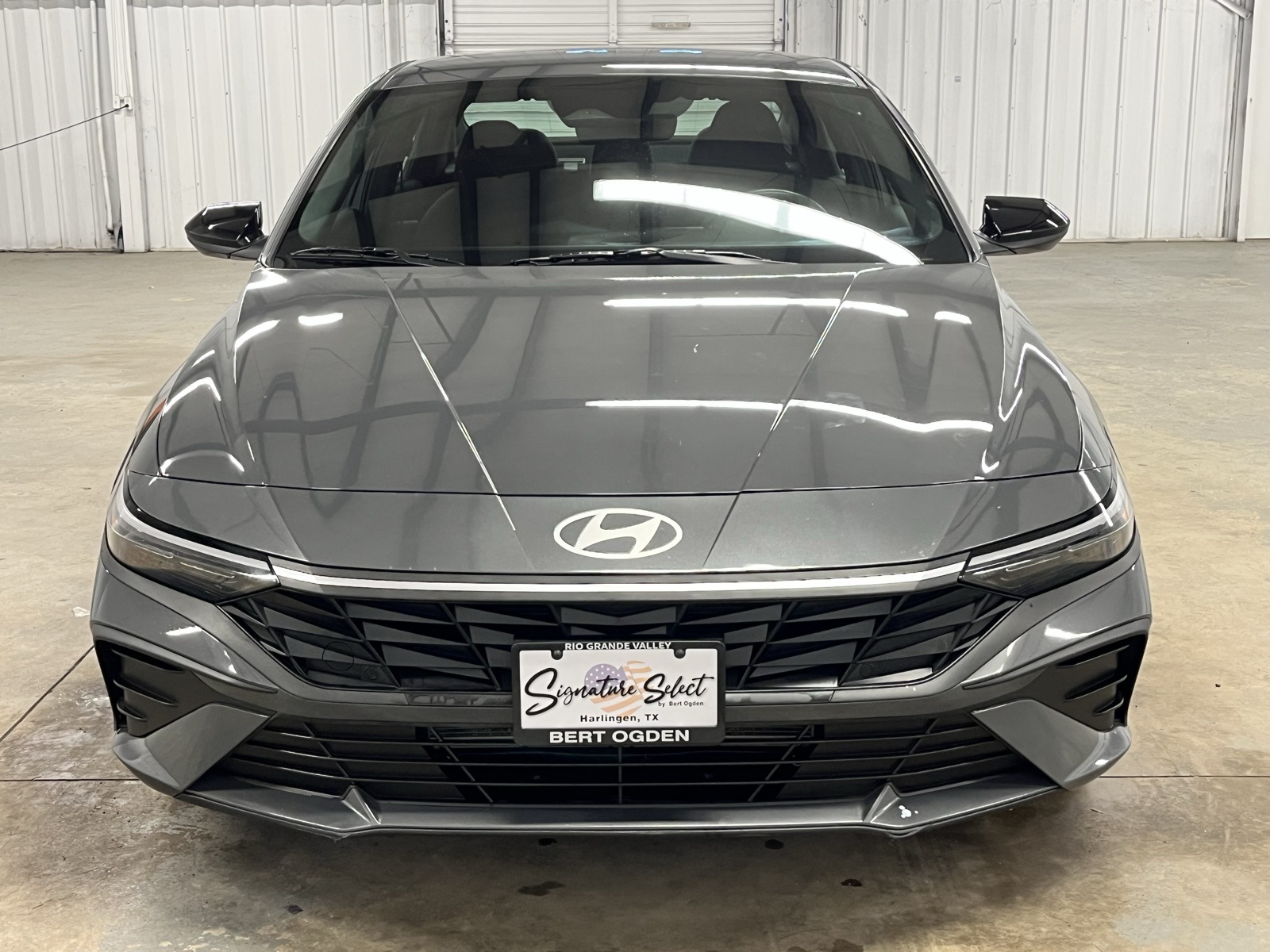 2025 Hyundai Elantra SEL Sport photo 2