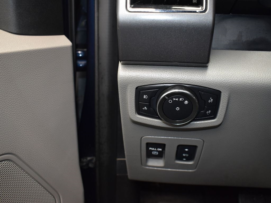 2017 Ford F-150 XLT photo 26