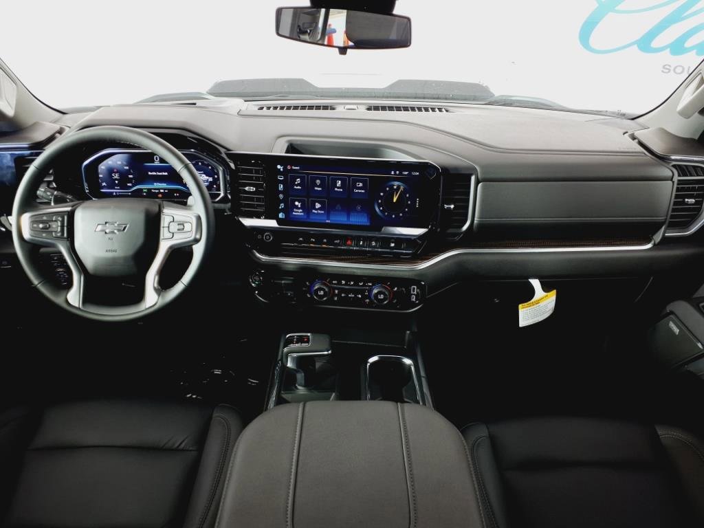 2025 Chevrolet Silverado 1500 LT Trail Boss photo 2