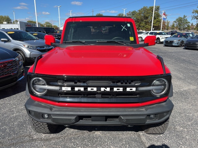 2024 Ford Bronco Outer Banks photo 2