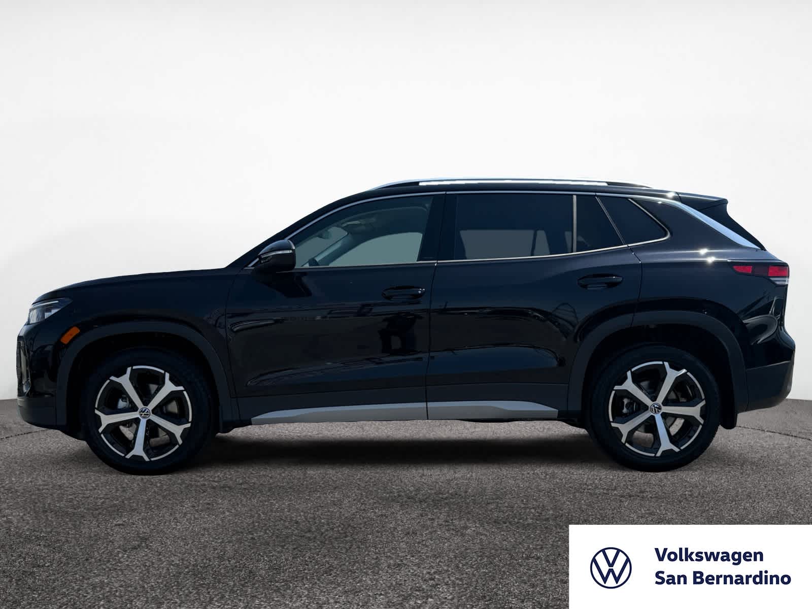 2025 Volkswagen Tiguan SE photo 2