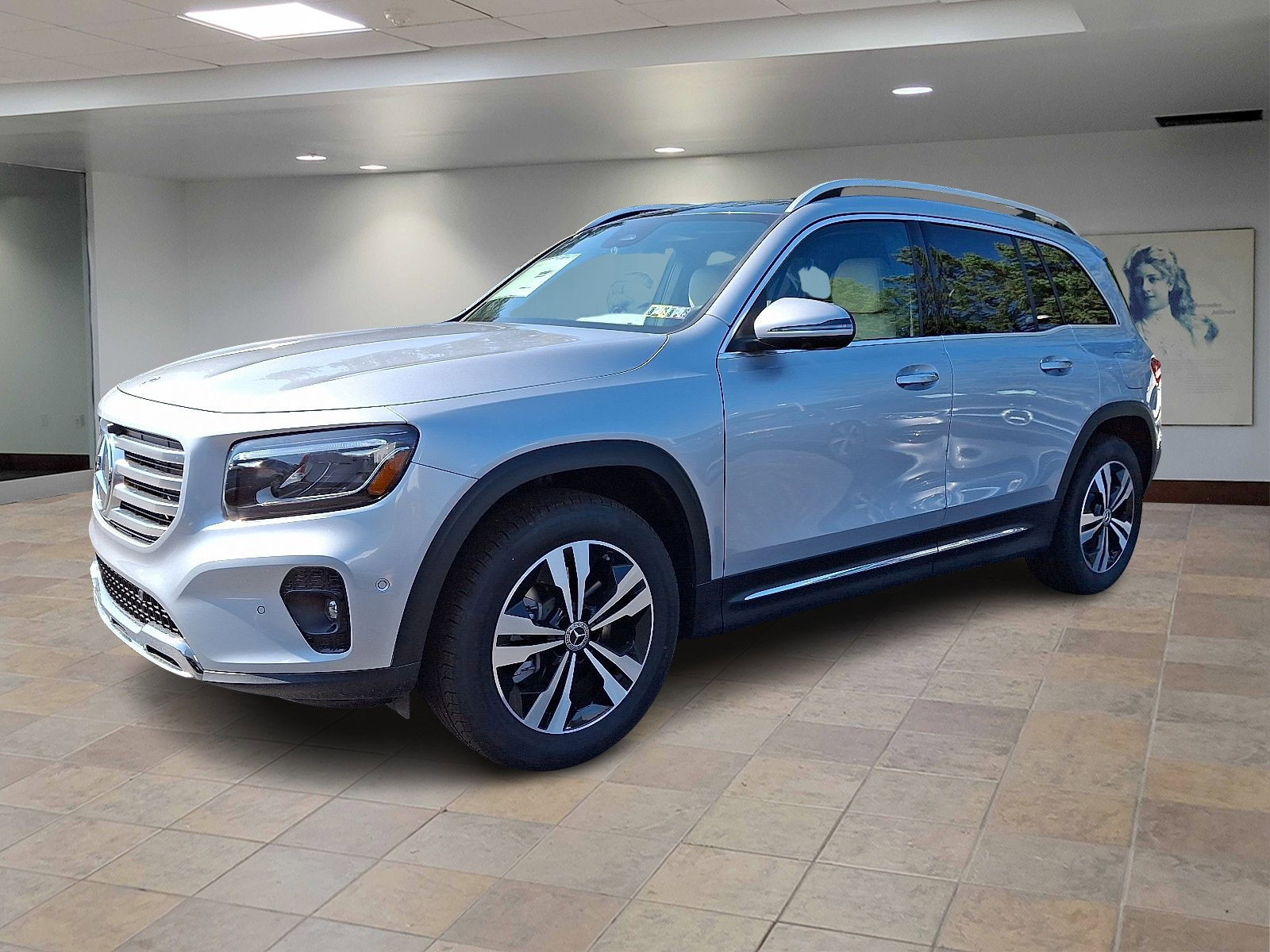 2026 Mercedes Benz GLB 250 4MATIC photo 3