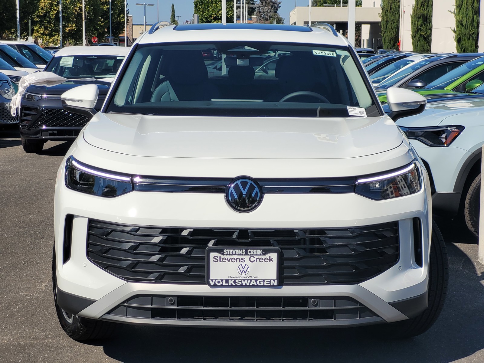 2025 Volkswagen Tiguan SE photo 2