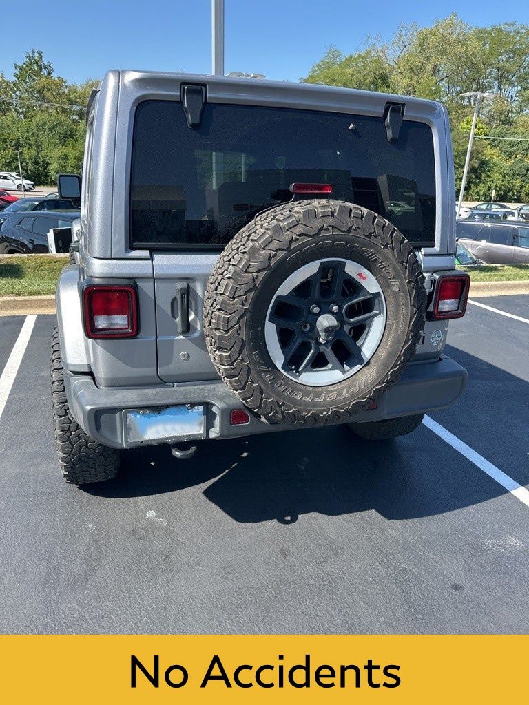 2018 Jeep Wrangler Unlimited Sahara photo 2