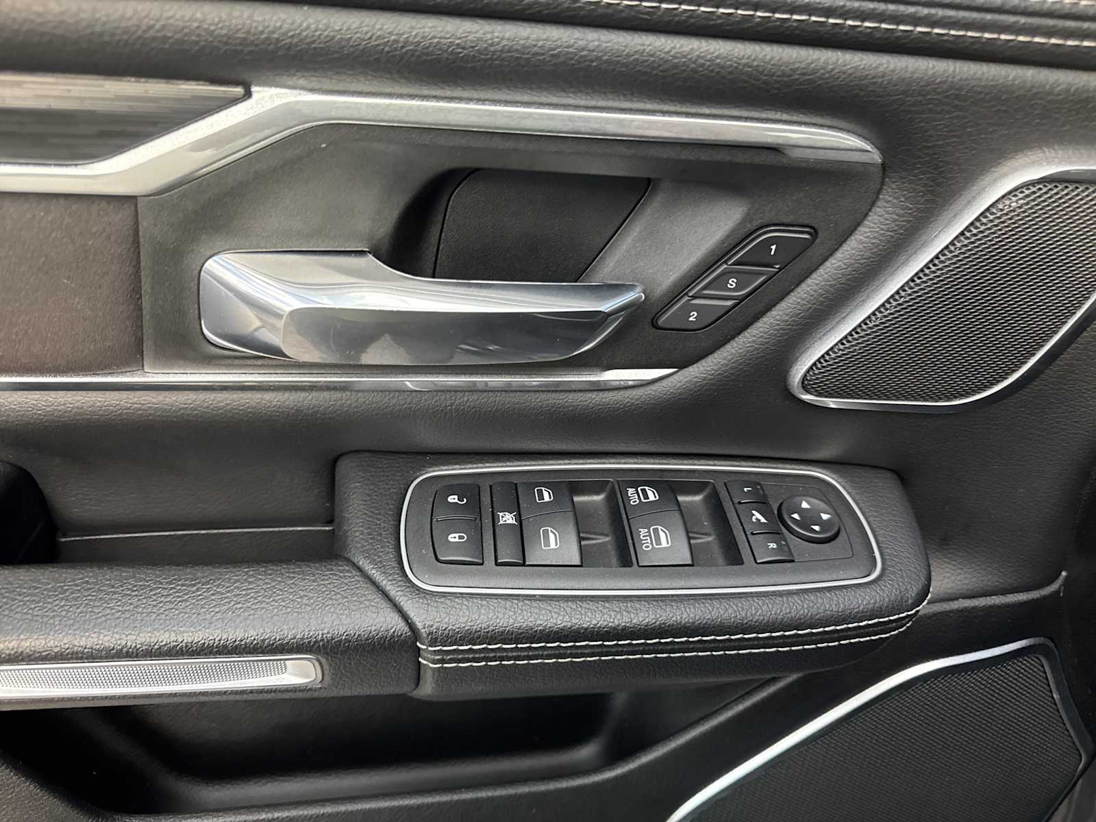 2023 Ram 1500 Laramie photo 14
