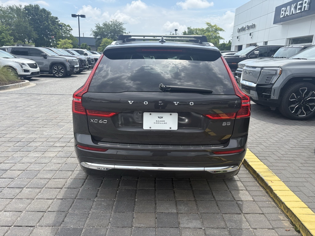 2022 Volvo XC60 B5 Inscription photo 4
