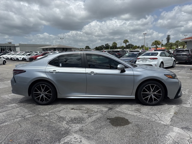 2024 Toyota Camry SE photo 7