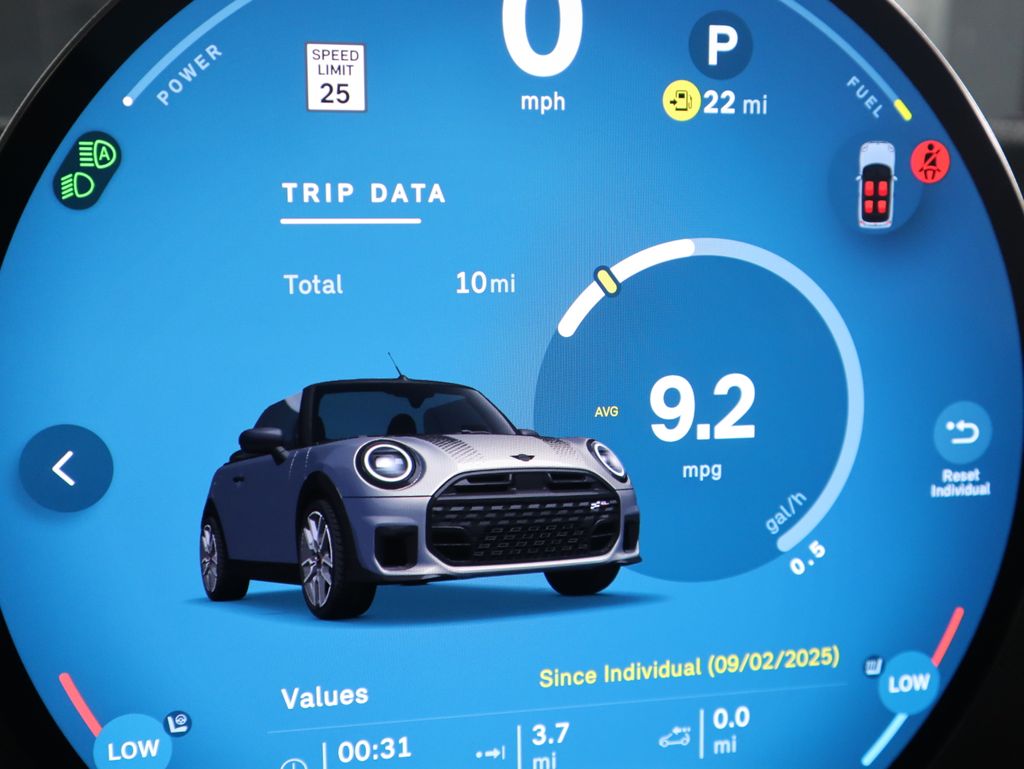 2026 Mini Cooper Convertible Iconic photo 34