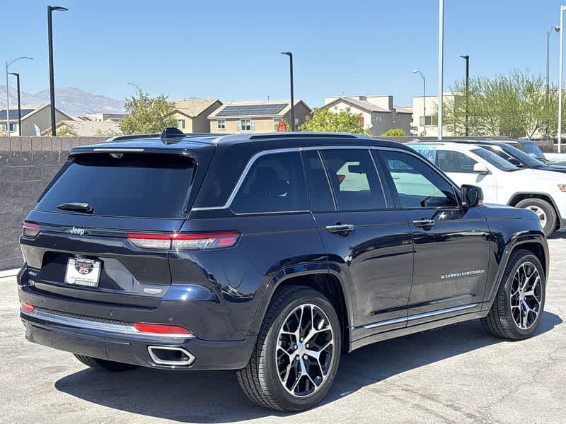 2023 Jeep Cherokee photo 8