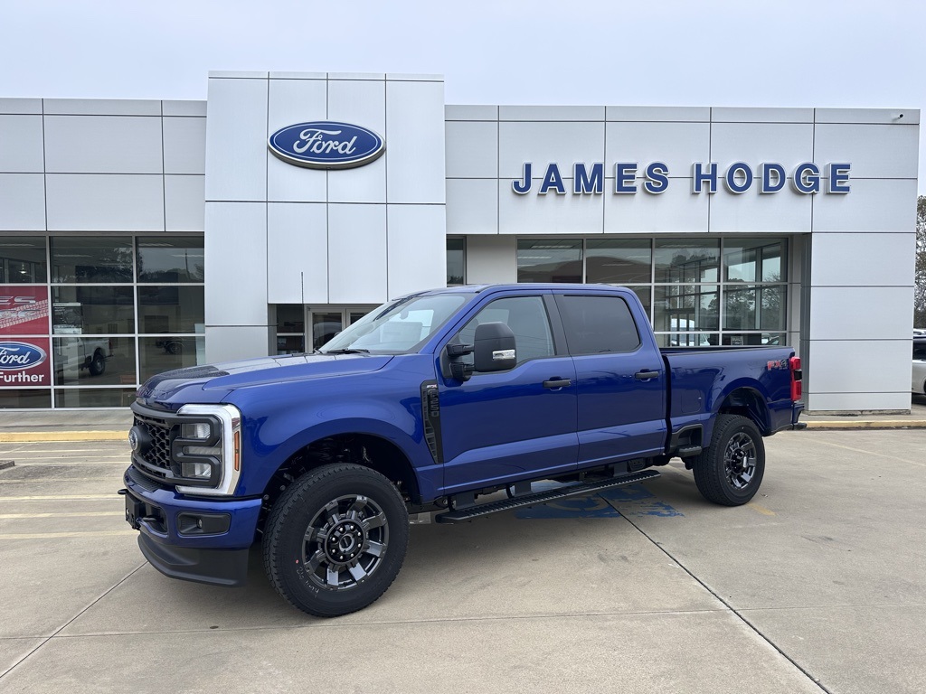 2026 Ford F-250 Super Duty XL's photo