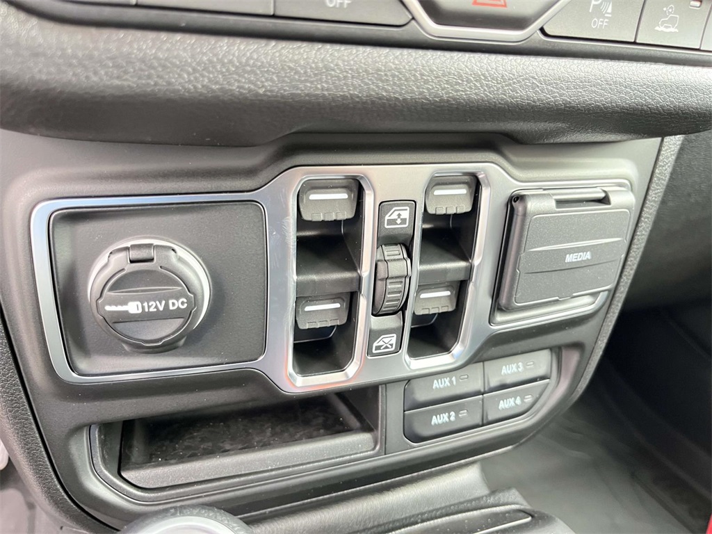 2025 Jeep Wrangler Sport S photo 13
