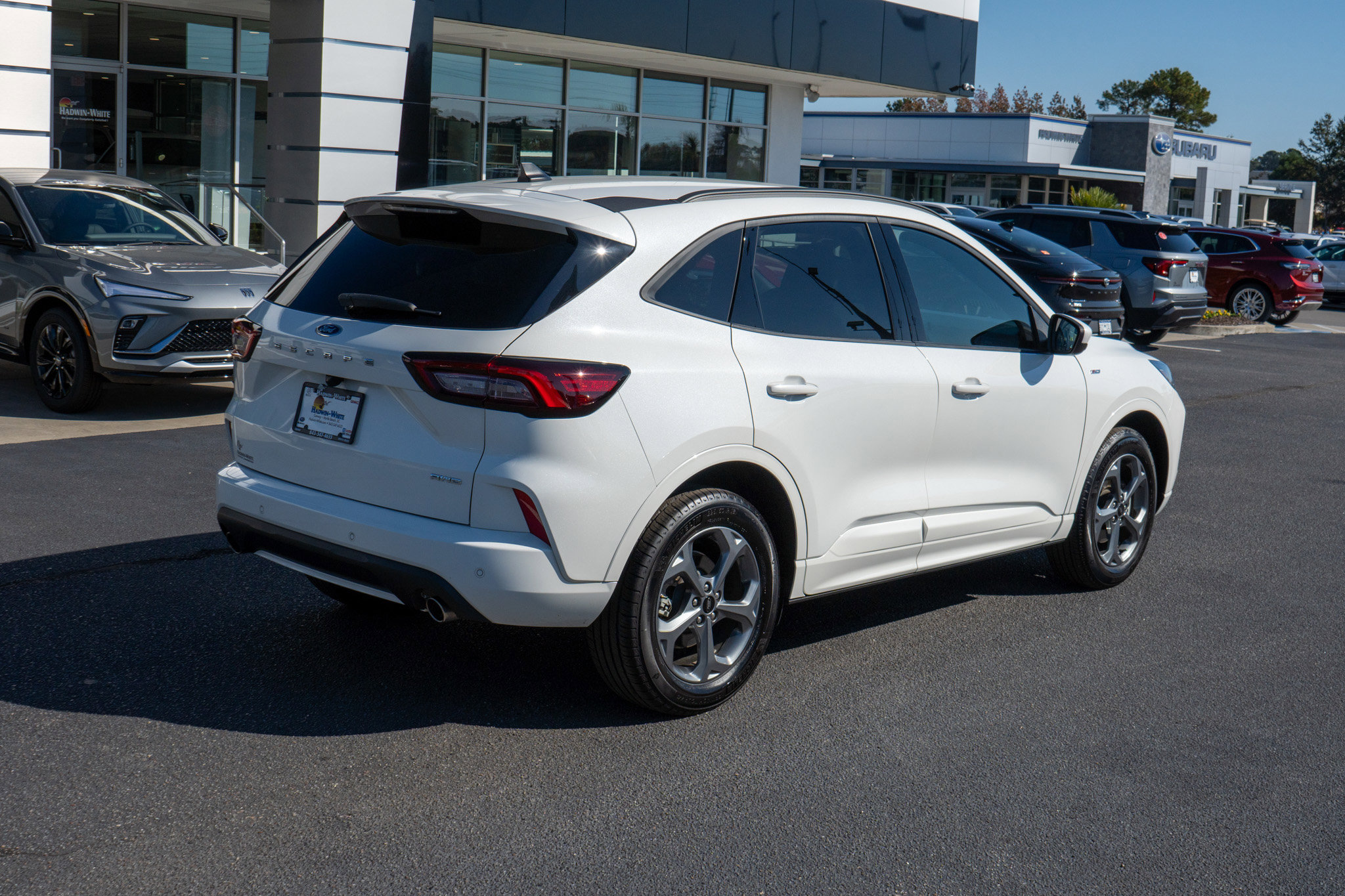 2024 Ford Escape ST-Line Select photo 2