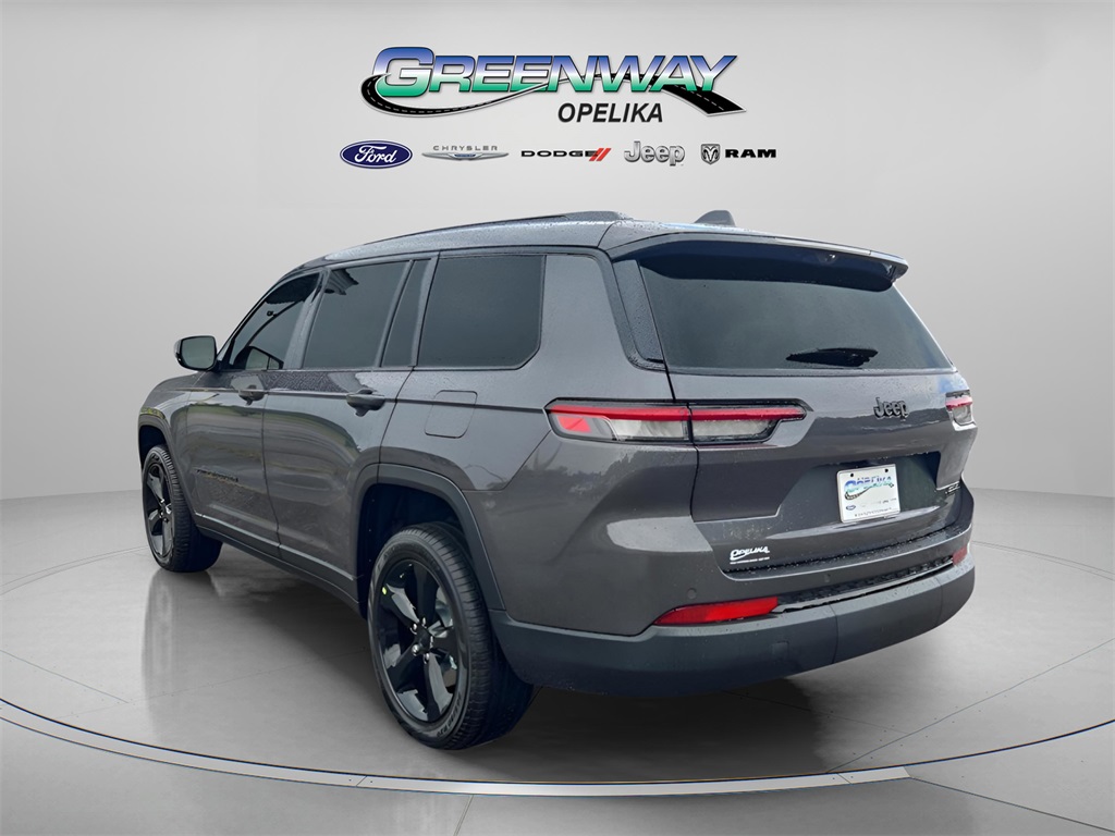 2025 Jeep Grand Cherokee Limited photo 3