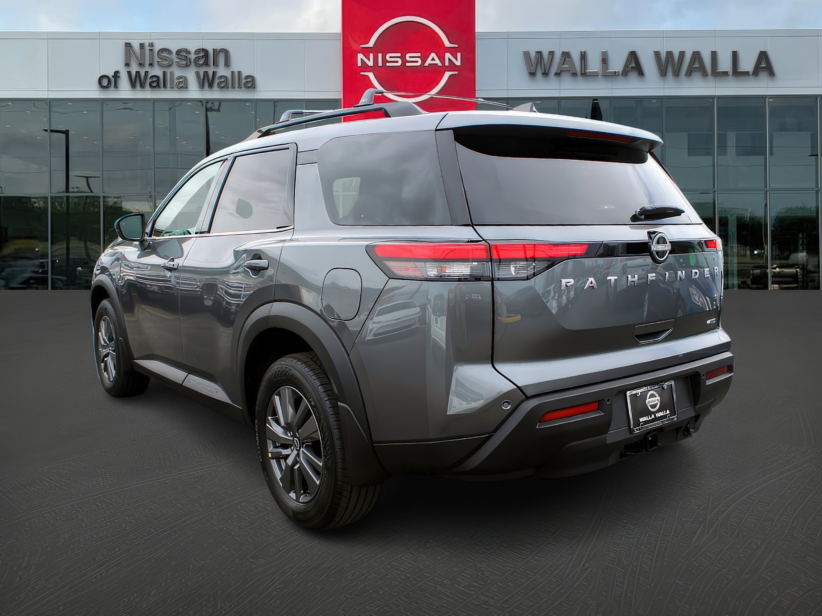 2025 Nissan Pathfinder SV photo 5