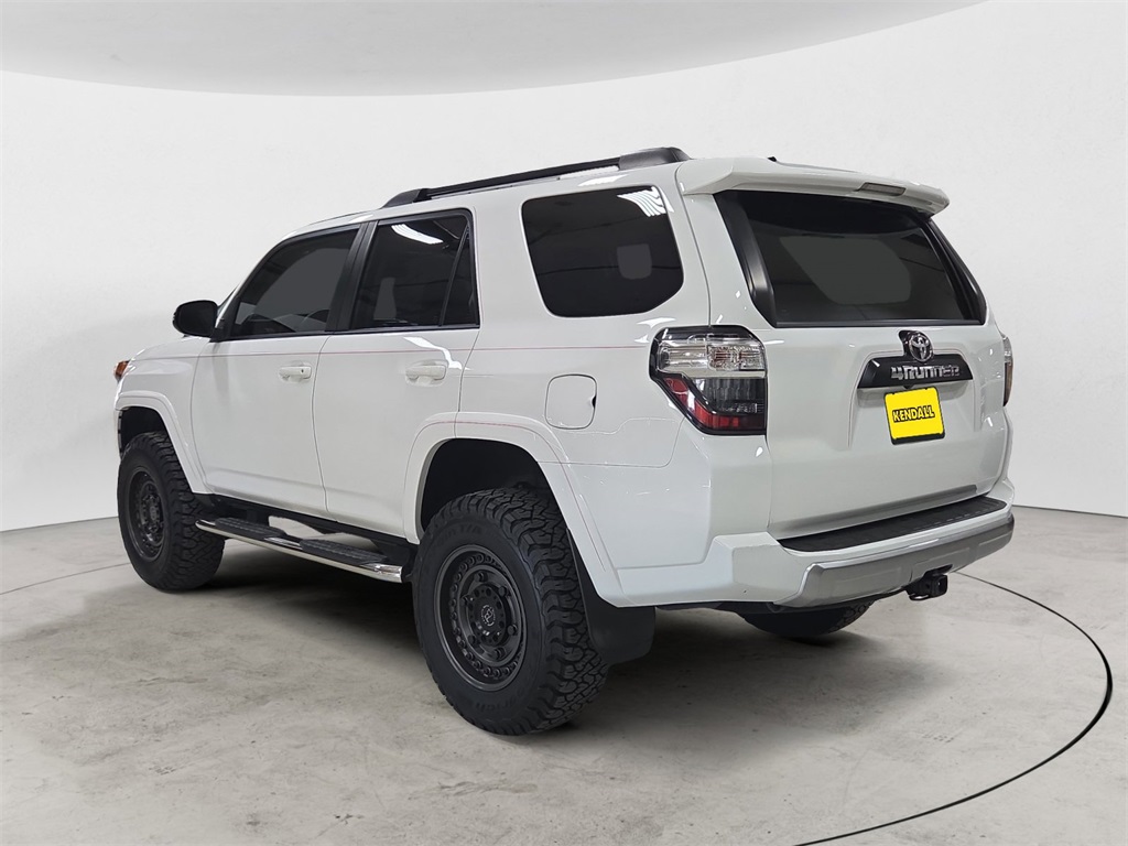 2020 Toyota 4Runner TRD Off-Road Premium photo 3