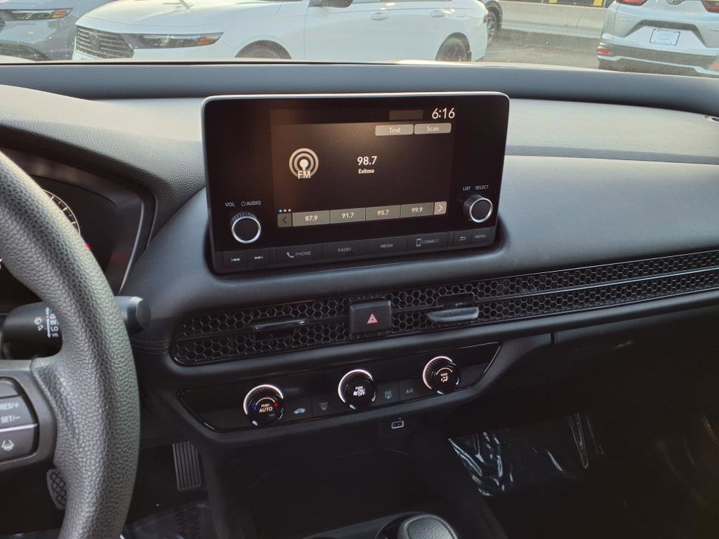 2023 Honda HR-V LX photo 7