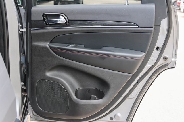 Used 2021 Silver Jeep Trailhawk image 19