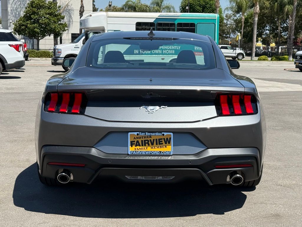 2025 Ford Mustang EcoBoost photo 3