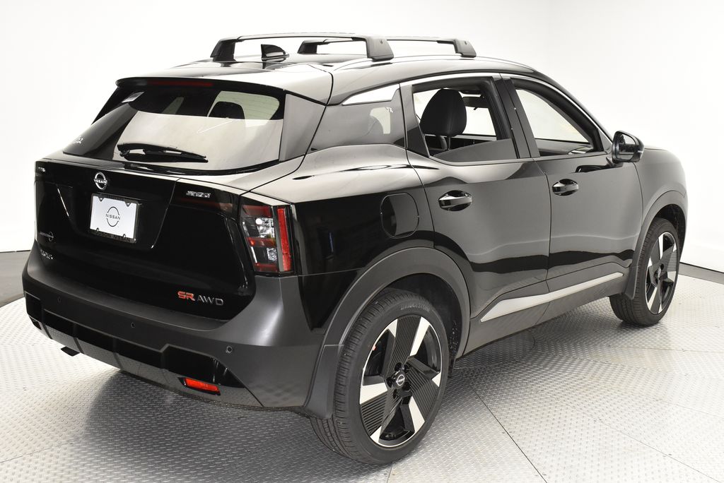 2026 Nissan Kicks SR photo 2