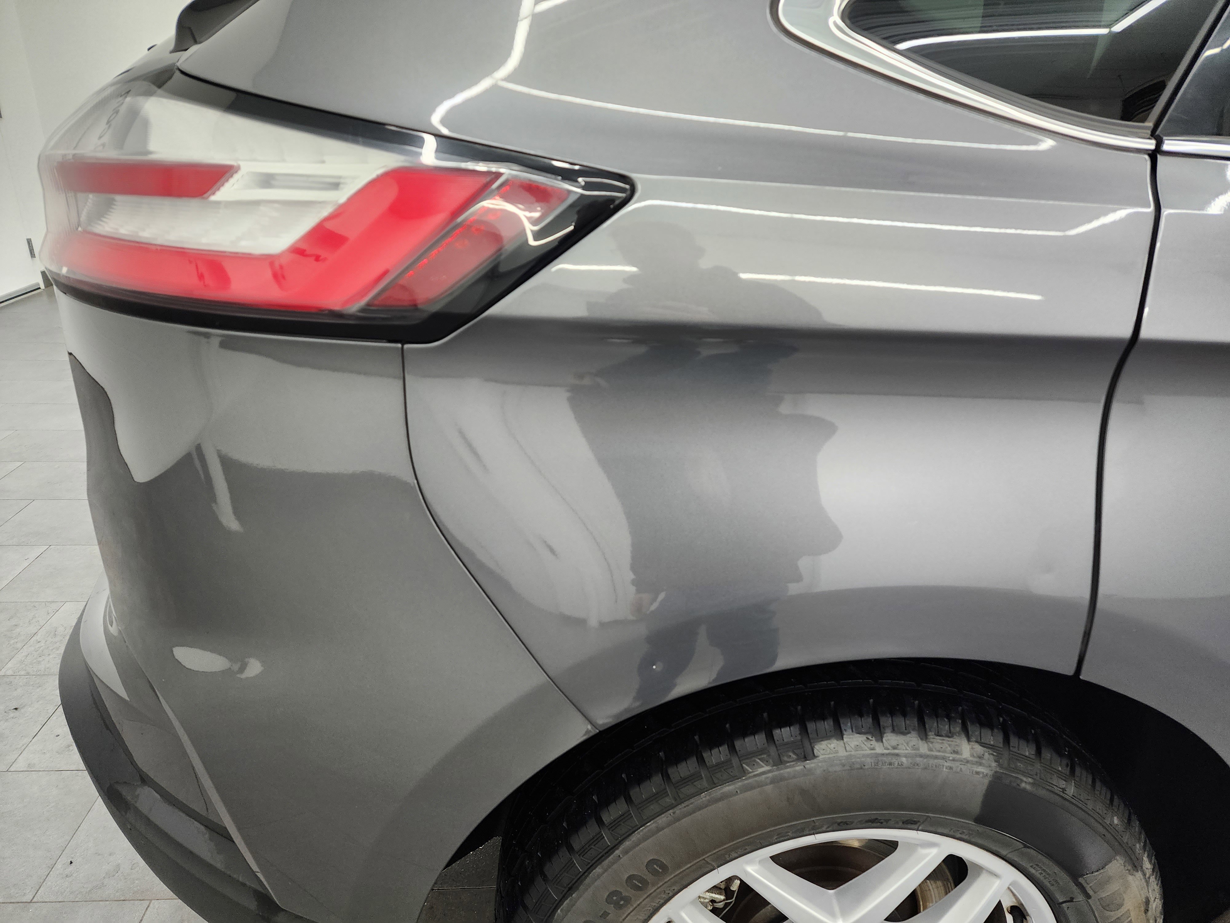 2024 Ford Edge SEL photo 5