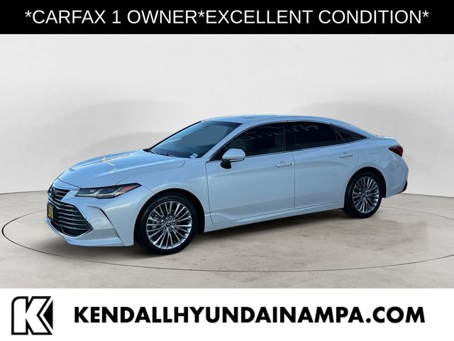 2019 Toyota Avalon Limited's photo