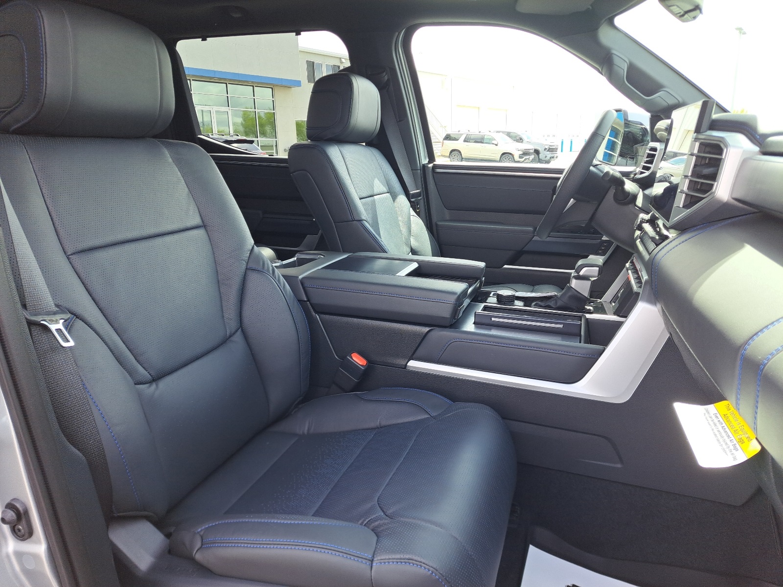 2025 Toyota Tundra Platinum CrewMax photo 28