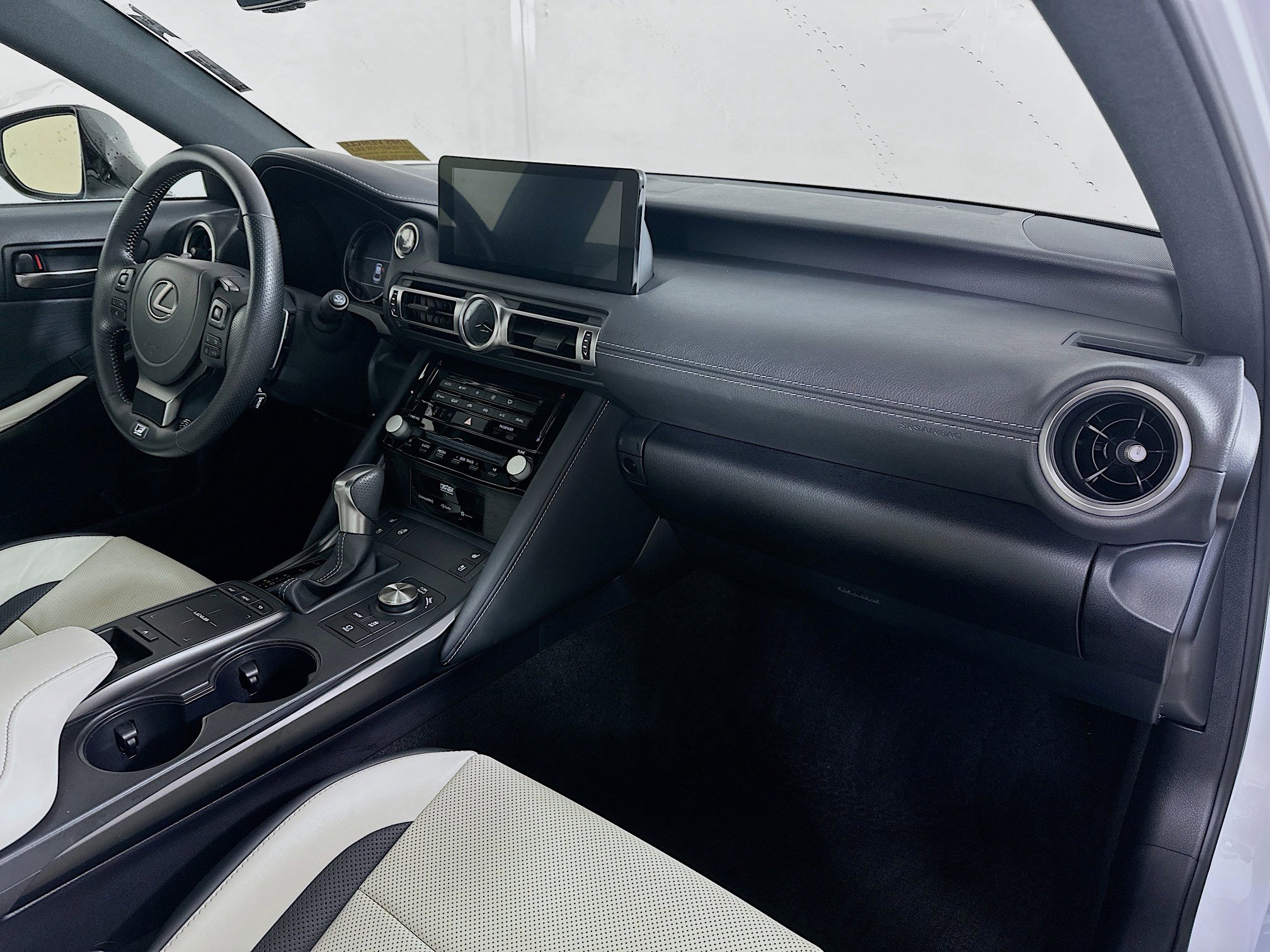 2022 Lexus IS 350 F SPORT AWD photo 27